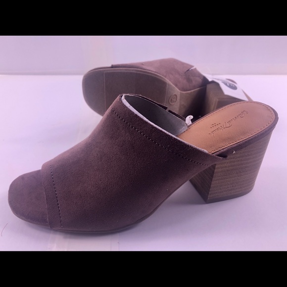 Woman shoes size 8w 7 w 1/2 new money back - Picture 2 of 5